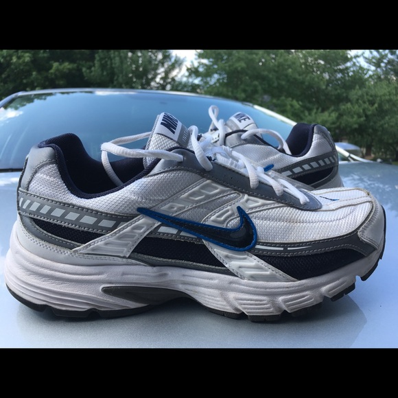 old school nike running shoes